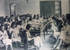 Chicas en el aula bordando | Recurso educativo 686952